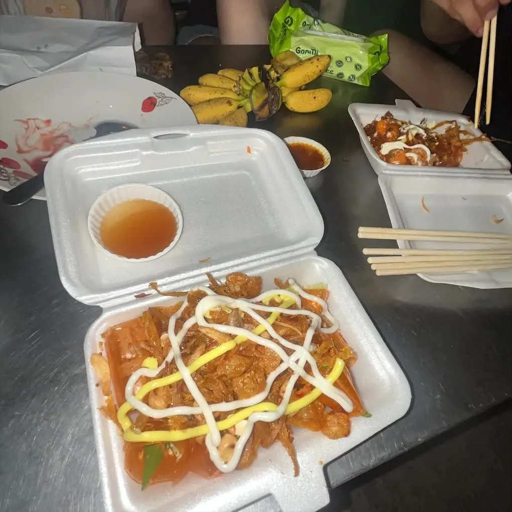 Bánh tráng ở quán F&M 1993
